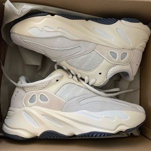 Adidas Yeezy Boost 700 Analog sneaker